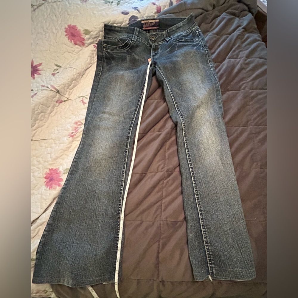 Juniors size 7 jeans by Wallflower